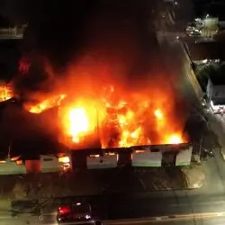 Barracão alugado pela Prefeitura de VG é destruído por incêndio; o espaço era da Educação e não tinha seguro