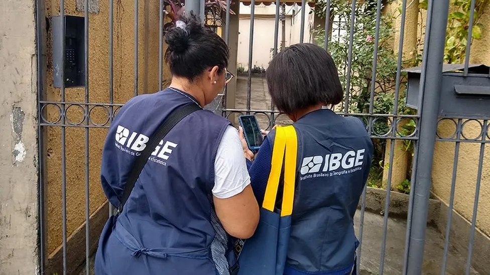Inscrições para 8,2 mil vagas no IBGE terminam nesta quarta-feira (1º); salários chegam a R$ 4 mil