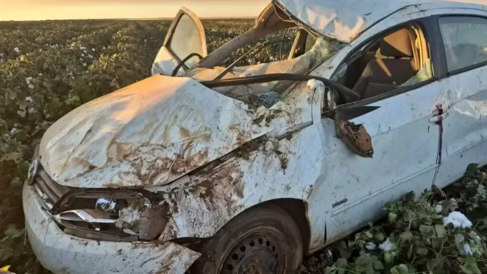 Mulher morre após carro capotar e marido foge antes da chegada da polícia em Boa Esperança do Norte/MT
