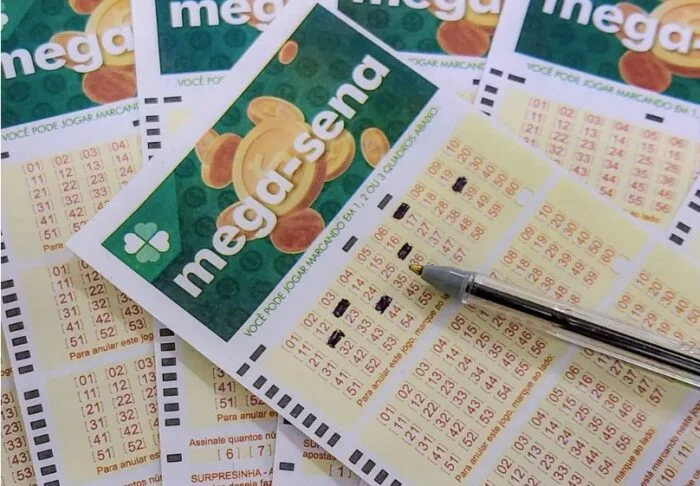 Mulher prova ter acordo verbal para dividir prêmio milionário da Mega-Sena com ex-companheiro 