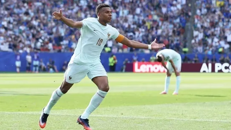 Mbappé decide outra vez, França bate Marrocos e avança à semifinal da Copa do Mundo