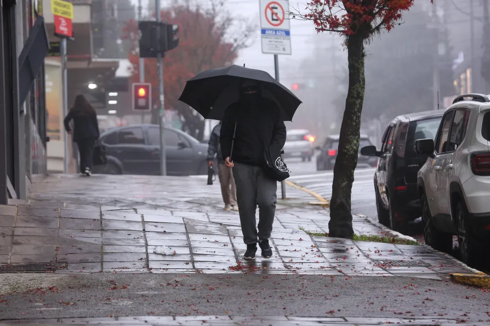 Frente fria deve provocar mudança no tempo e trazer chuva para MT no fim de semana