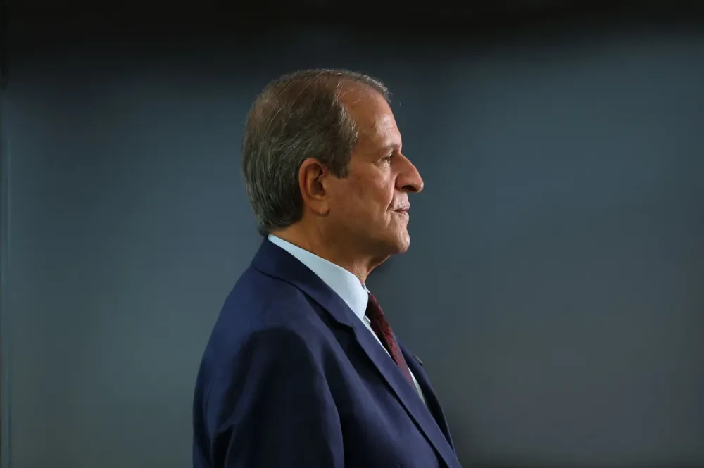 Flávio Dino cita indicação de emendas por Valdemar e manda bloquear até R$ 119 milhões do presidente do PL