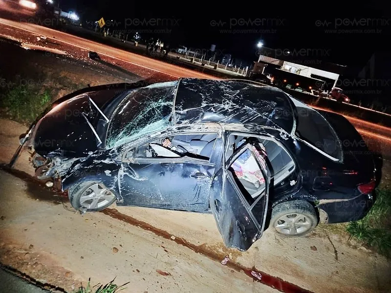 Motorista morre após perder controle de veículo e capotar na BR-163 em Nova Mutum