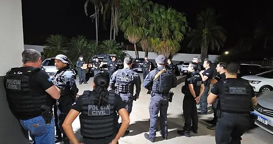 Polícia Civil cumpre mandados contra grupo criminoso que roubou 197 toneladas de soja em MT
