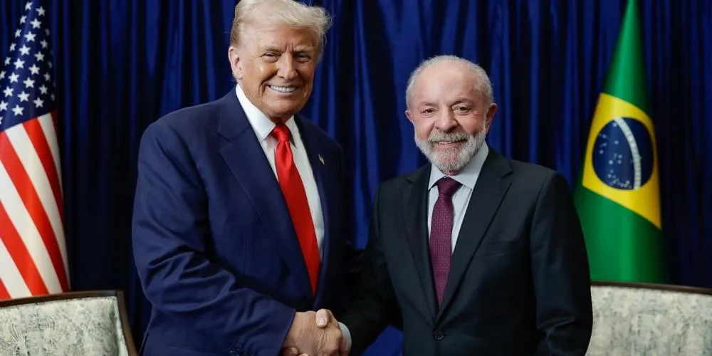 Trump confirma convite a Lula para 'Conselho da Paz' e elogia brasileiro: 'Eu gosto dele'