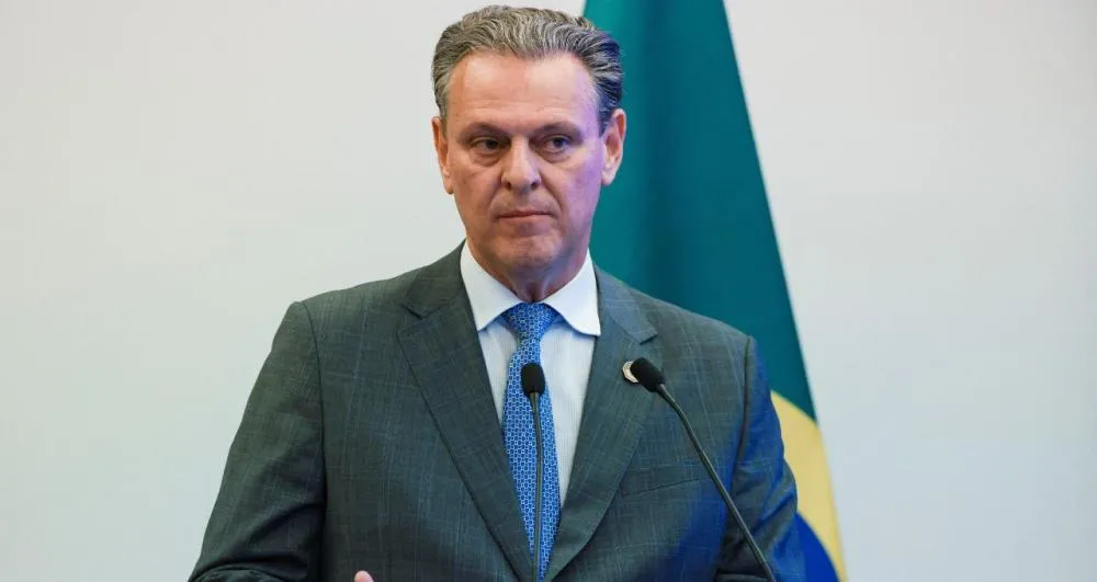 Fávaro denuncia à PF suposta espionagem de candidatos em MT