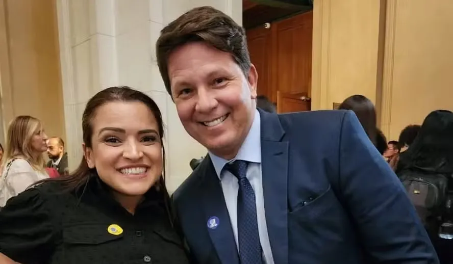 PF deflagra operação que mira deputado Mario Frias e produtora de filme sobre Bolsonaro