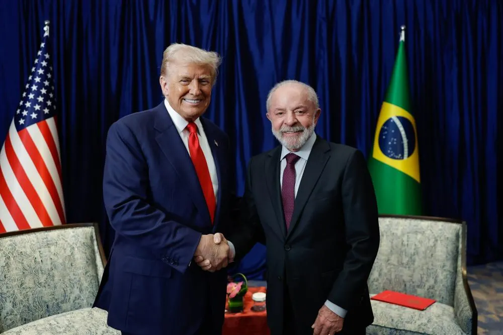 Presidente Lula conversa por telefone com o presidente dos Estados Unidos, Donald Trump