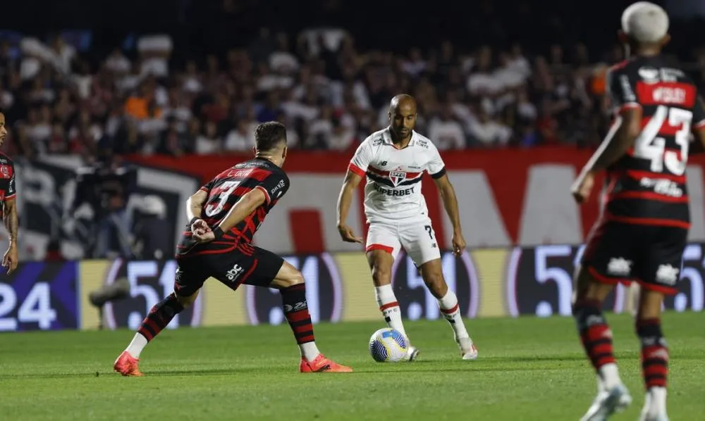 São Paulo vence de virada o Flamengo na estreia do Brasileirão 2026