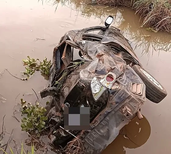 Duas pessoas morrem e três ficam feridas em capotamento na Rodovia Palmiro Paes de Barros