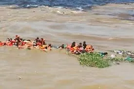 Naufrágio deixa 2 mortos e 7 desaparecidos no Encontro das Águas, em Manaus