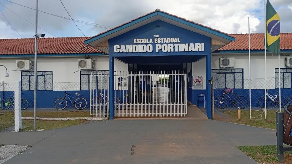 Seduc divulga lista com Trivelato e outras 65 escolas que adotam modelo cívico-militar no estado