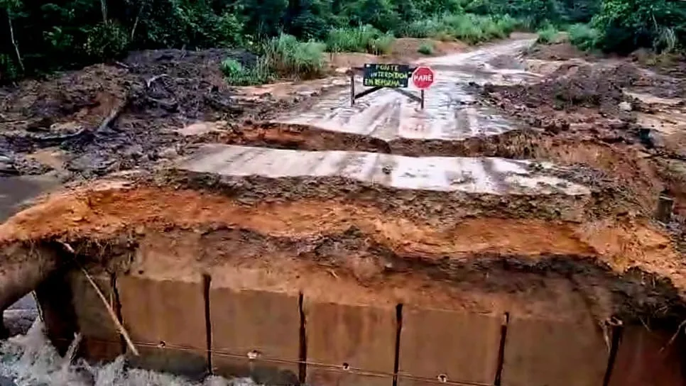 Ponte do Rio Matrinxã rompe após fortes chuvas em zona rural de Boa Esperança do Norte 