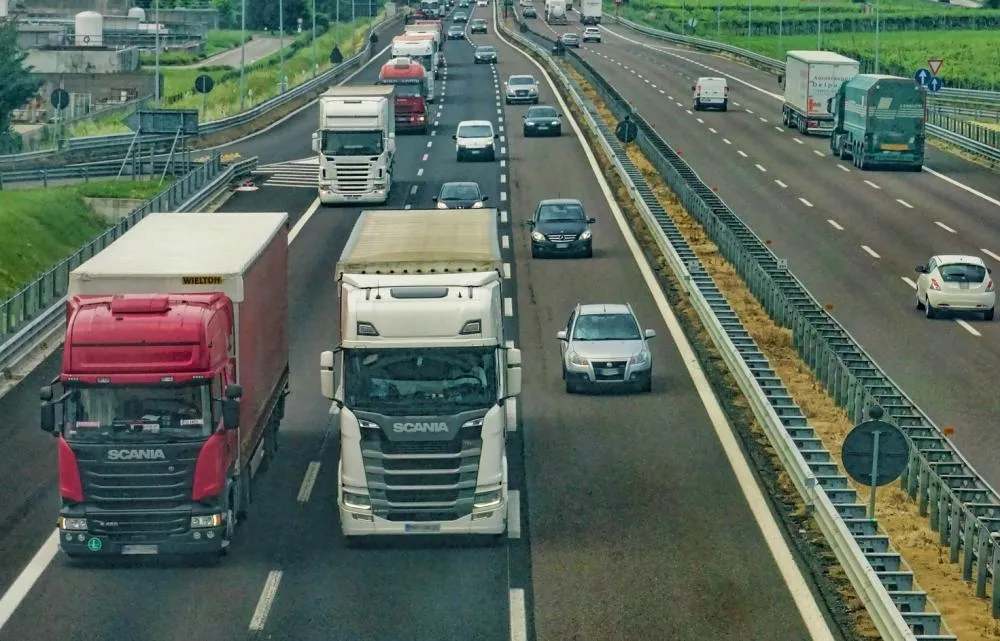 Governo Federal ouve categoria e caminhoneiros abortam greve; nova reunião na 4ª (25)