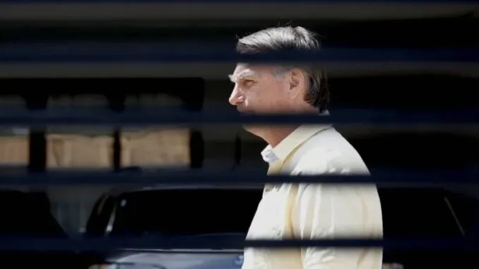 Moraes manda defesa de Bolsonaro explicar fala de Eduardo sobre suposto acesso a vídeo em rede social