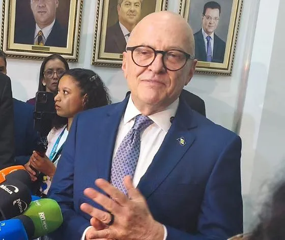 Pivetta assume governo sinalizando transição sem ruptura, mas com marca própria
