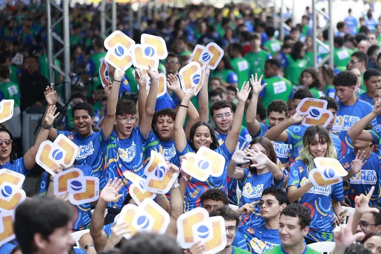 Pé-de-Meia reduz abandono escolar em 43% e 33% das reprovações