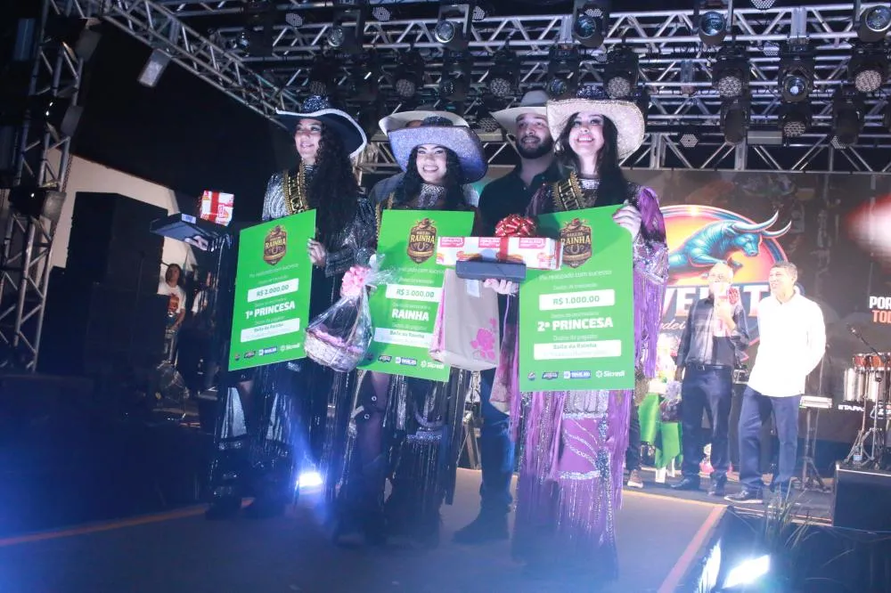 Grande público prestigia o Baile da Rainha do Triveato Rodeio Show 2026; Izabelly é a escolhida