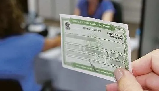 Eleitores têm um mês para tirar o título ou regularizar situação eleitoral; Posto Eleitoral de Trivelato terá horário especial