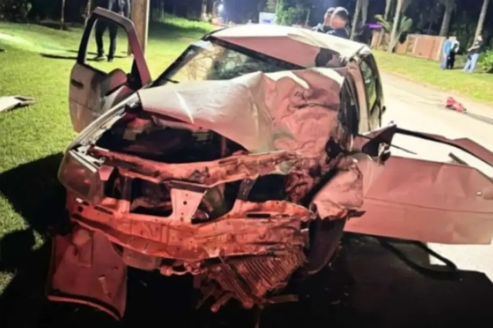 Motos batem em carro durante ultrapassagem e deixam dois mortos em MT