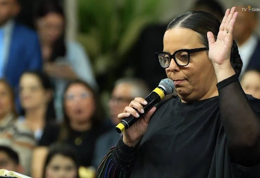 Pastora viraliza ao defender denúncia de violência e condenar abusadores em igrejas
