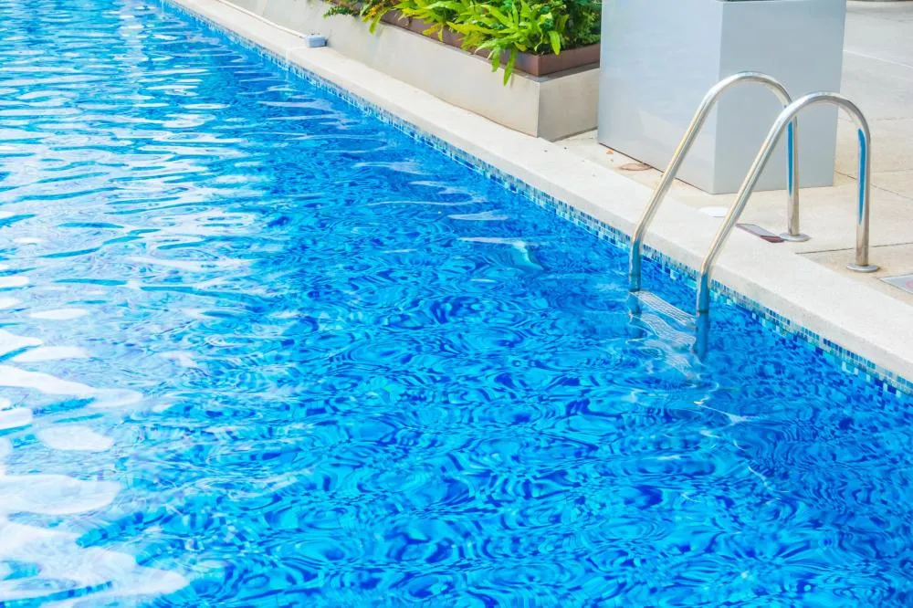 Criança de 1 ano morre após cair em piscina de residência em Nova Mutum/MT