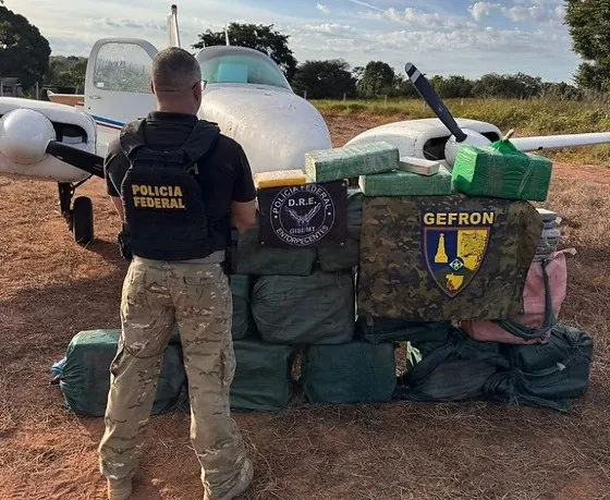 Forças de segurança interceptam avião e apreendem 450 kg de cocaína em Luciara; quatro são presos
