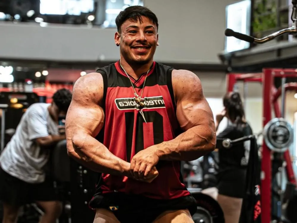 Atleta de fisiculturismo e influenciador Gabriel Ganley morre aos 22 anos