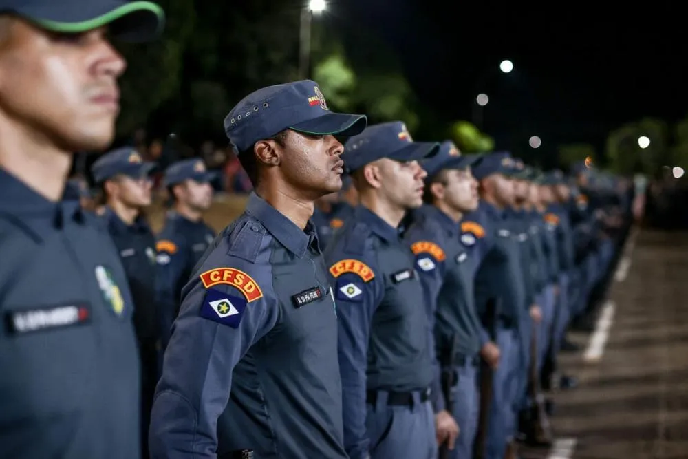 Governador autoriza chamamento de mais 30 oficiais e 400 praças da Polícia Militar