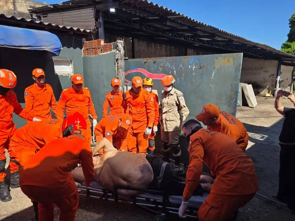Mecânico de 230 kg é internado após 20 dias acamado em oficina sem atendimento