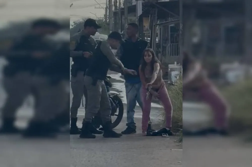 Casal é abordado pela PMGO no DFe mulher tira pistola carregada de parte íntima em abordagem