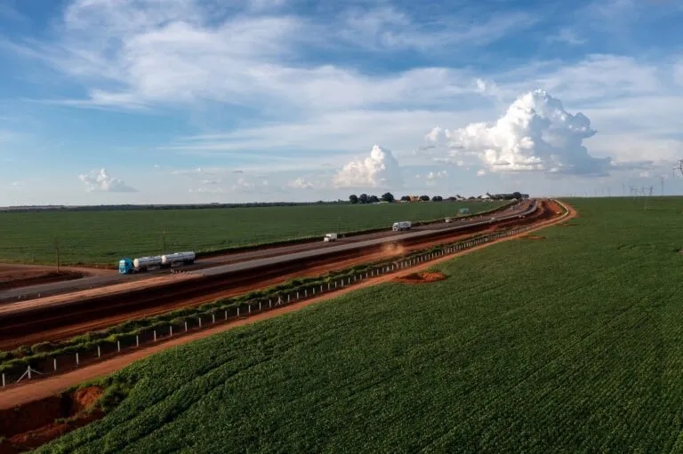 Duplicação da BR-163 avança com oito frentes de trabalho: 96 km estão em andamento